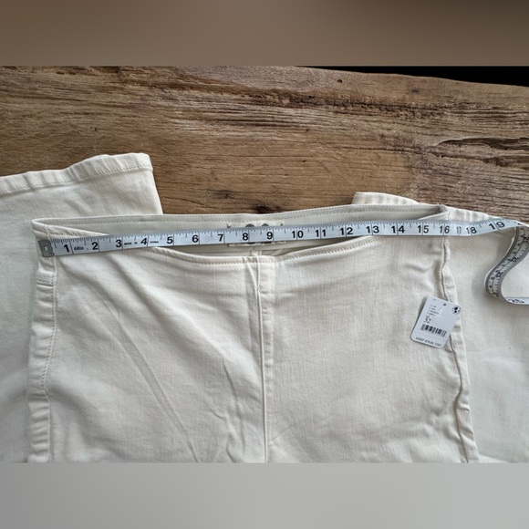 NWT Free People Penny Pull on Flare Jeans ~ White~ size 32 🤍 - Picture 14 of 15
